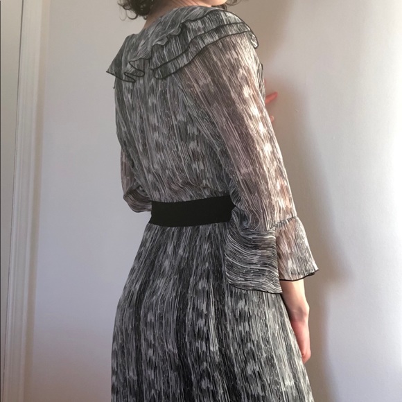 Mid-length Black and white dress - Picture 5 of 9